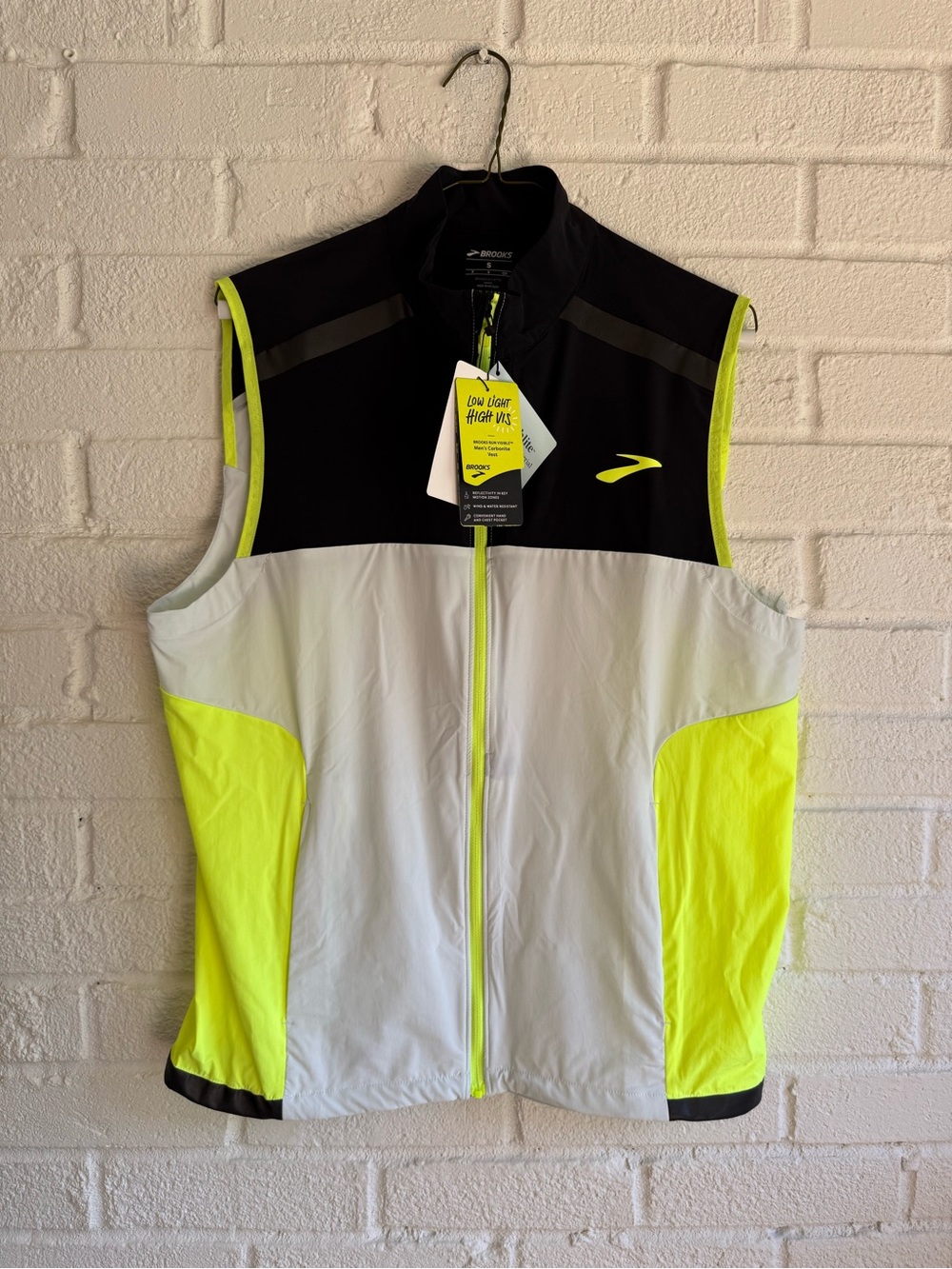 NWT Brooks 3M reflective safety running vest